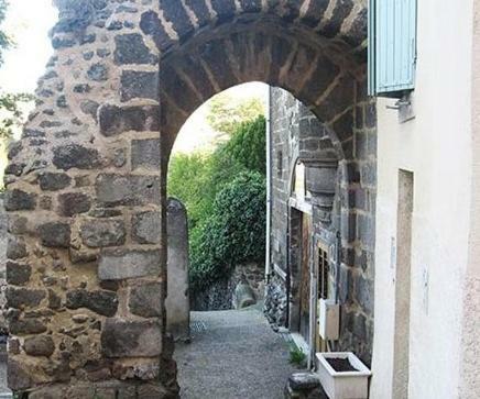 Le Petit Seguret Apartment Le Puy-en-Velay Exterior photo